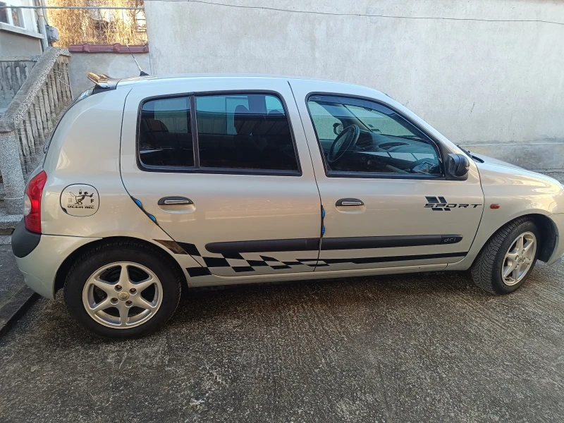 Renault Clio, снимка 4 - Автомобили и джипове - 48731080