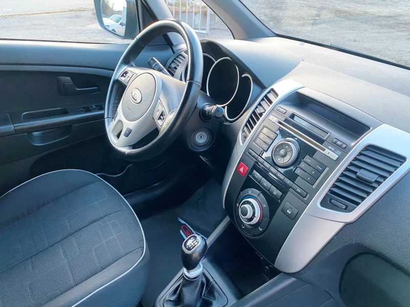 Kia Venga 1.4D-90кс, снимка 9 - Автомобили и джипове - 48850069