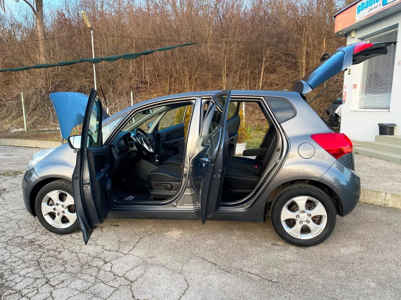 Kia Venga 1.4D-90кс, снимка 4 - Автомобили и джипове - 48850069