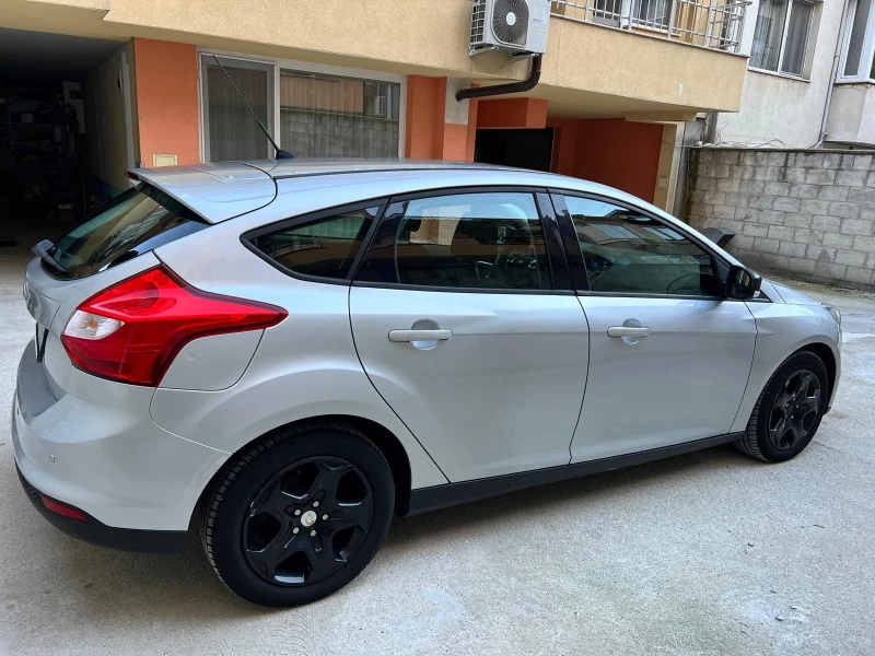 Ford Focus 1.6i 125к.с., снимка 6 - Автомобили и джипове - 49155380