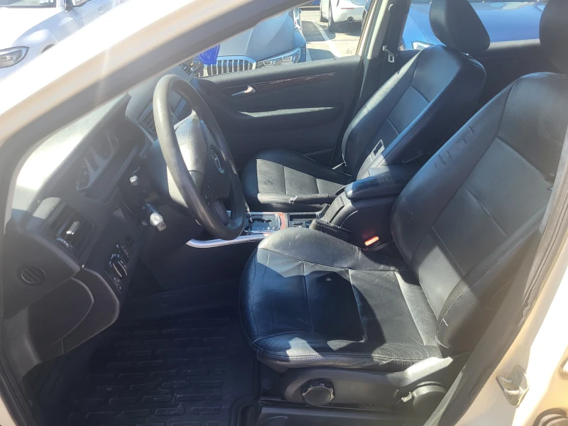 Mercedes-Benz B 180 Фабричен метан , снимка 11 - Автомобили и джипове - 50843004