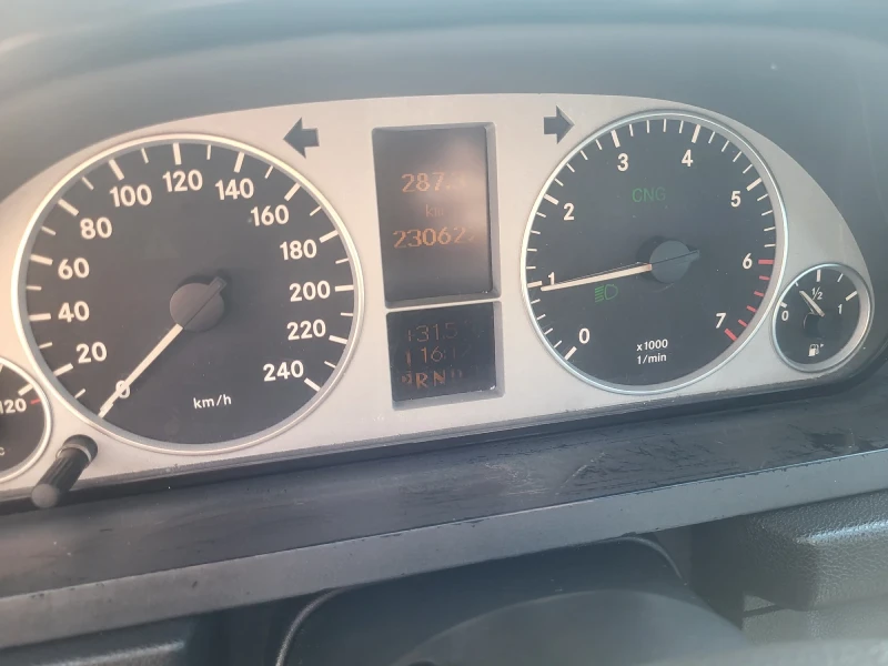 Mercedes-Benz B 180 Фабричен метан , снимка 12 - Автомобили и джипове - 50843004