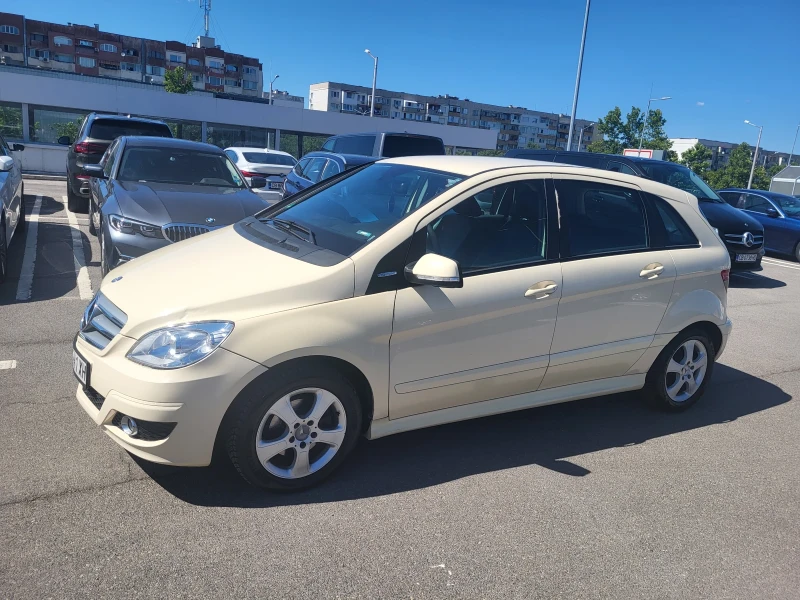 Mercedes-Benz B 180 Фабричен метан , снимка 2 - Автомобили и джипове - 50843004