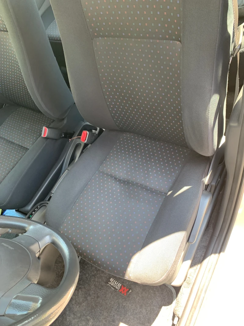 Daihatsu Sirion 1.3-91к.с автоматик 4х4, снимка 8 - Автомобили и джипове - 51782926