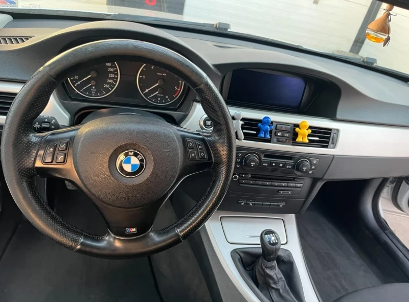 BMW 320 E91, снимка 5 - Автомобили и джипове - 52412637