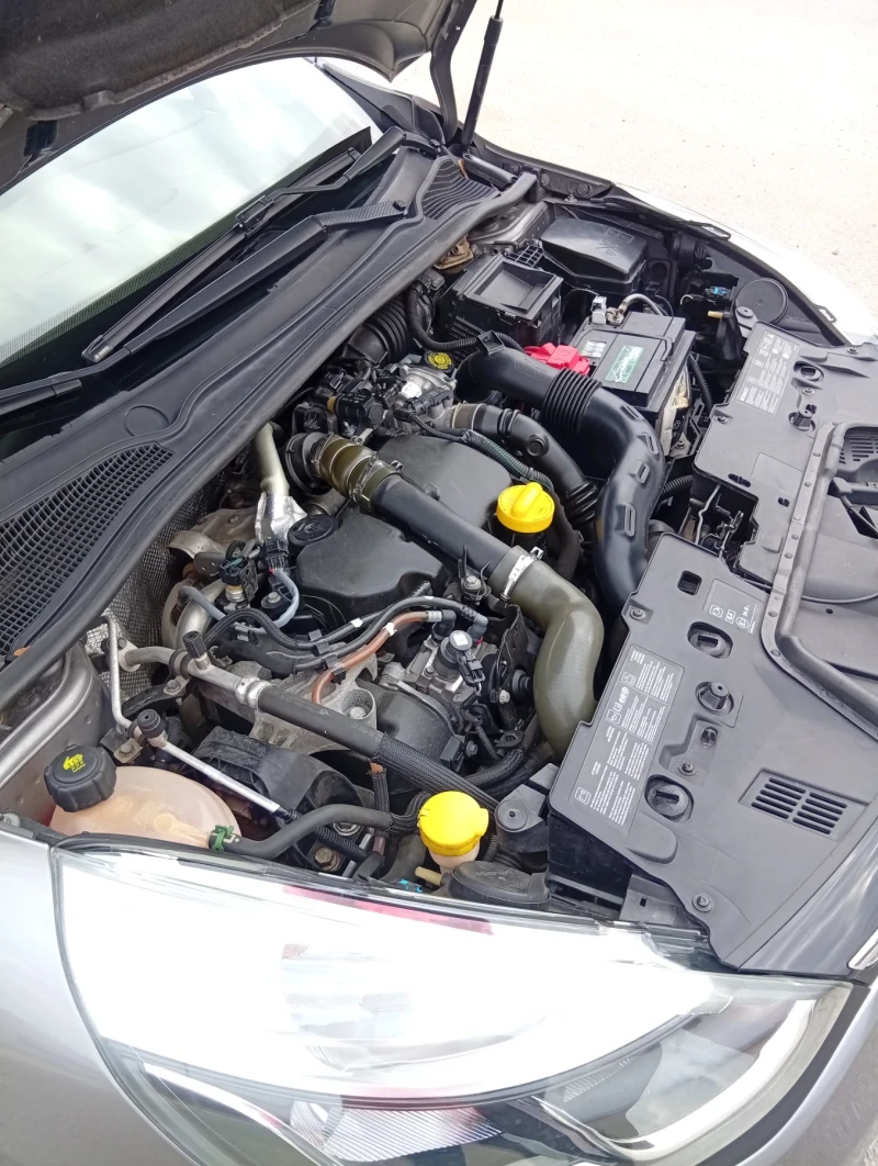 Renault Clio Grandtour 1.5DCI, снимка 12 - Автомобили и джипове - 52874105