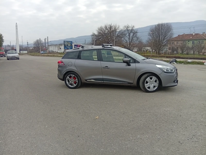 Renault Clio Grandtour 1.5DCI, снимка 6 - Автомобили и джипове - 52874105