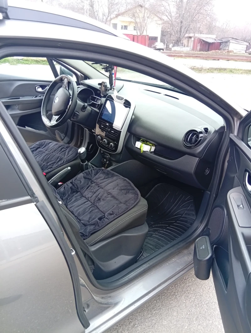 Renault Clio Grandtour 1.5DCI, снимка 8 - Автомобили и джипове - 52874105