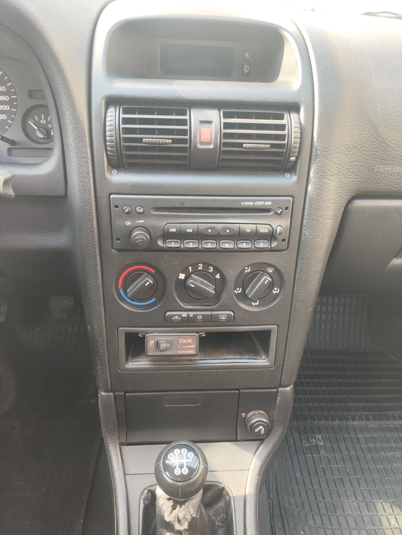 Opel Astra 1.6i mono, снимка 14 - Автомобили и джипове - 53096370
