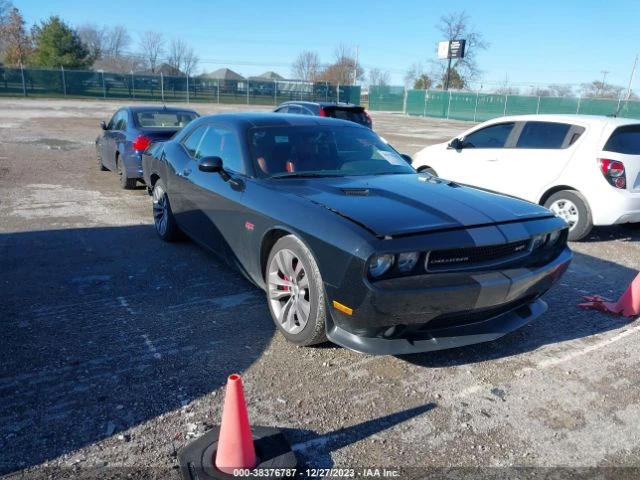 Dodge Challenger SRT8, снимка 2 - Автомобили и джипове - 48598902