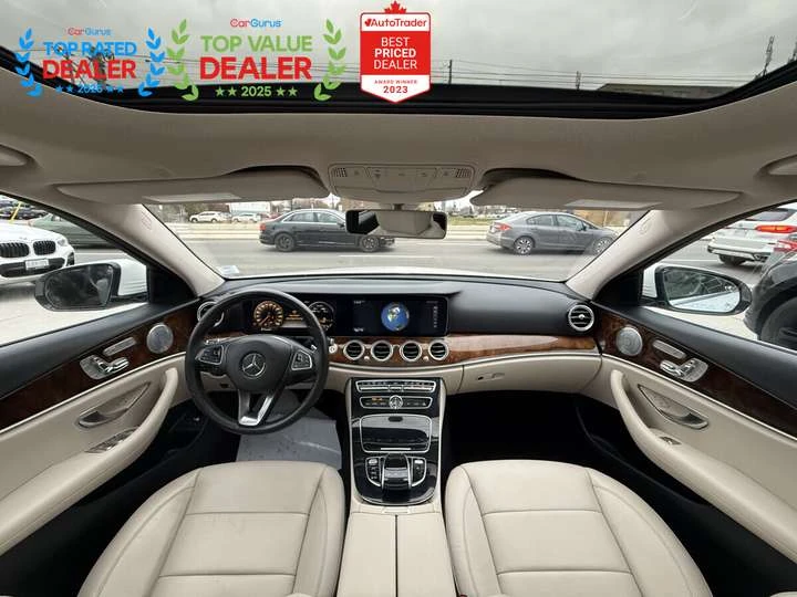 Mercedes-Benz E 300 //AMG PKG | PANO | BURMESTER | LOADED, снимка 2 - Автомобили и джипове - 53769837