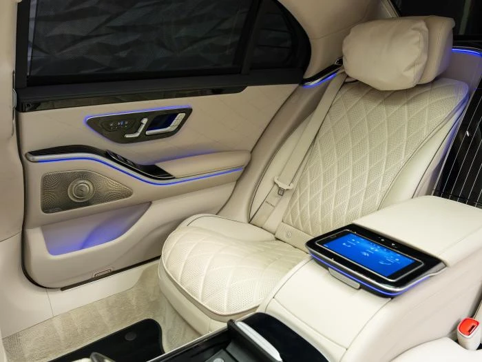 Mercedes-Benz S 400 4MATIC* LONG* PANO* HUD* BURM* ОБДУХВ* , снимка 8 - Автомобили и джипове - 55108110