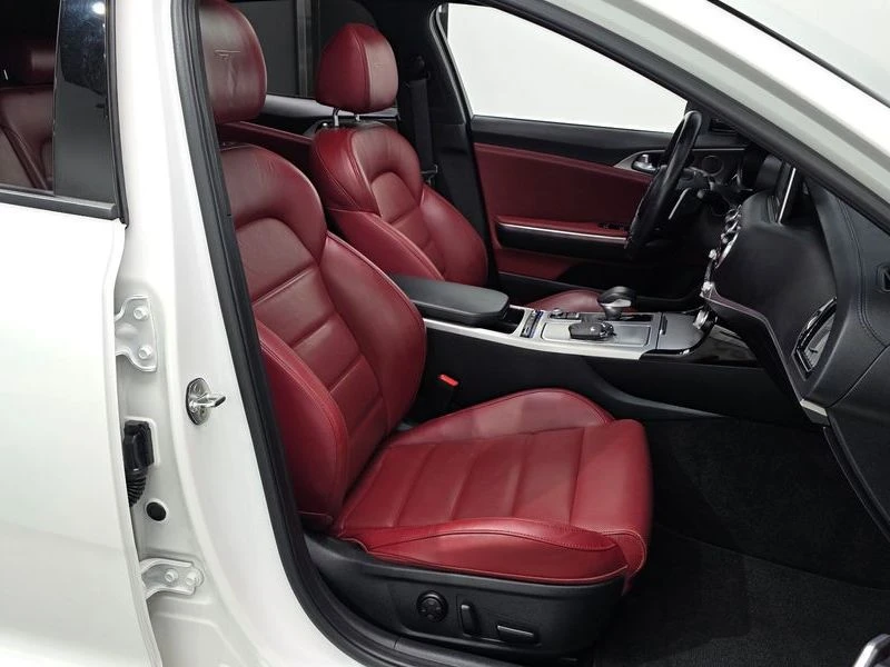 Kia Stinger 3.3 Turbo 2WD| 365к.с., снимка 11 - Автомобили и джипове - 56105087
