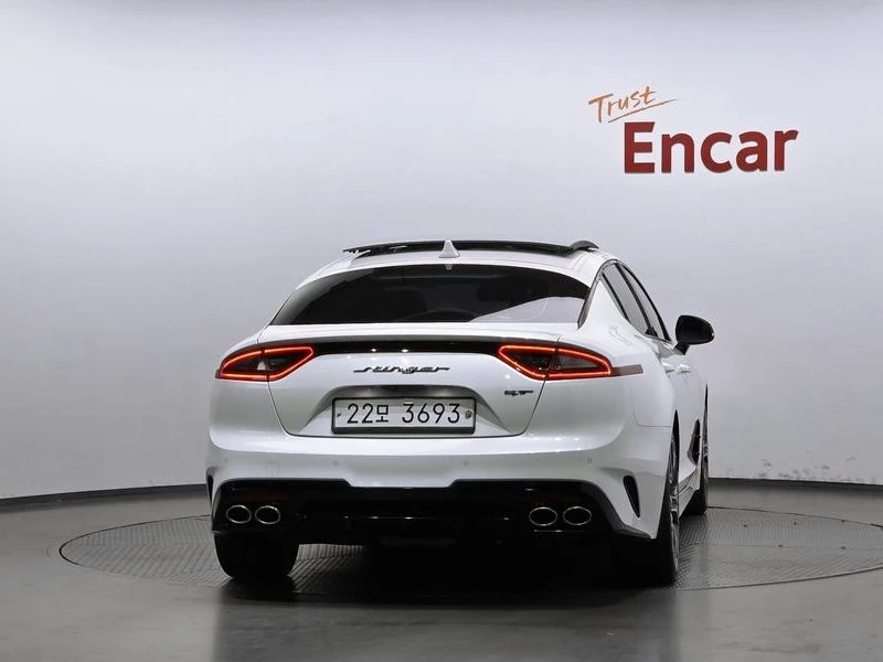 Kia Stinger 3.3 Turbo 2WD| 365к.с., снимка 4 - Автомобили и джипове - 56105087