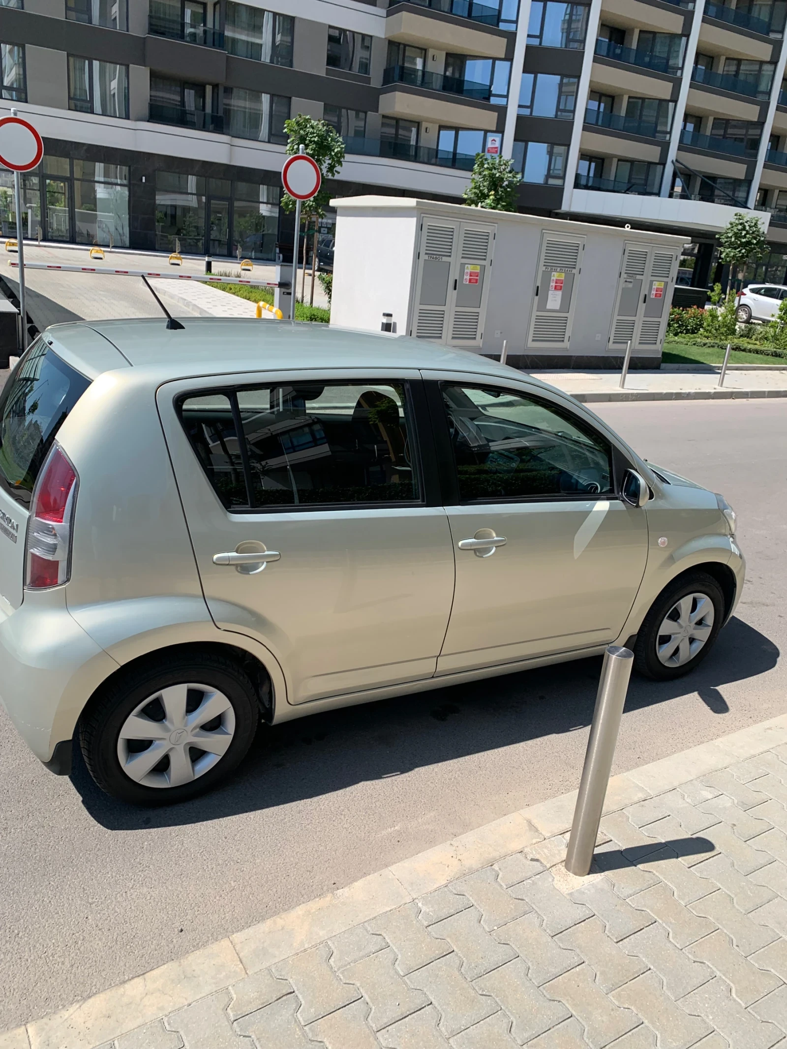 Daihatsu Sirion 1.3-91к.с автоматик 4х4 - изображение 2
