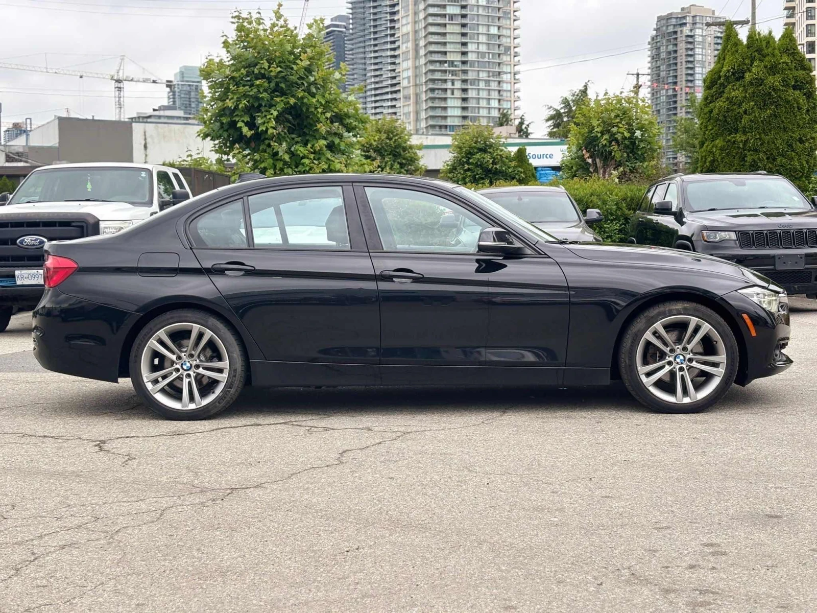 BMW 330 * XDRIVE * CARFAX * БЕЗ ПЪРВОНАЧАЛНА ВНОСКА - изображение 4