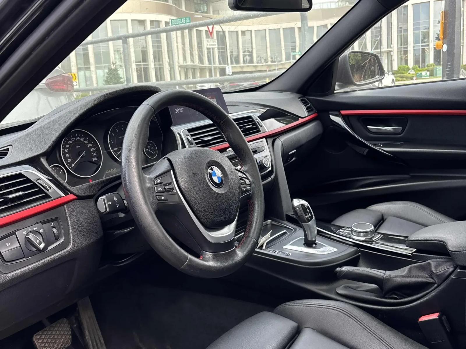 BMW 330 * XDRIVE * CARFAX * БЕЗ ПЪРВОНАЧАЛНА ВНОСКА - изображение 6