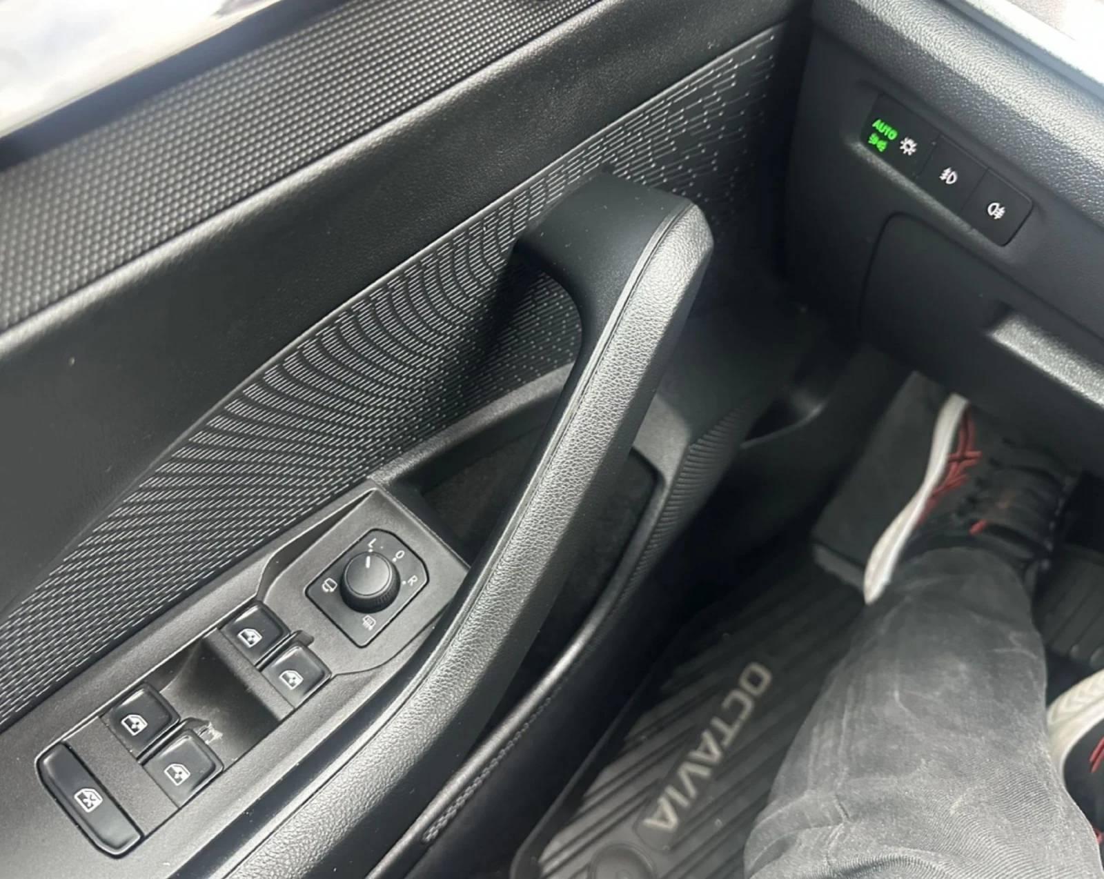 Skoda Octavia 2.0 TDI DSG 110KW.LED.NAVI | Mobile.bg � ����������� 11