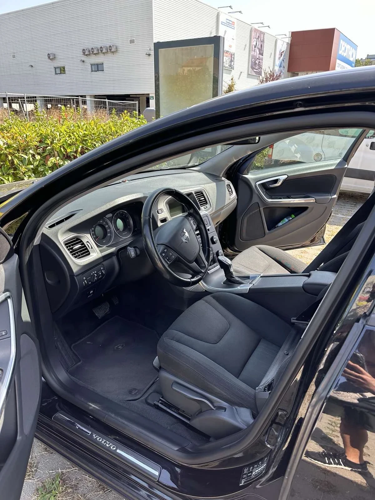 Volvo V60 D2 Automatic - изображение 5