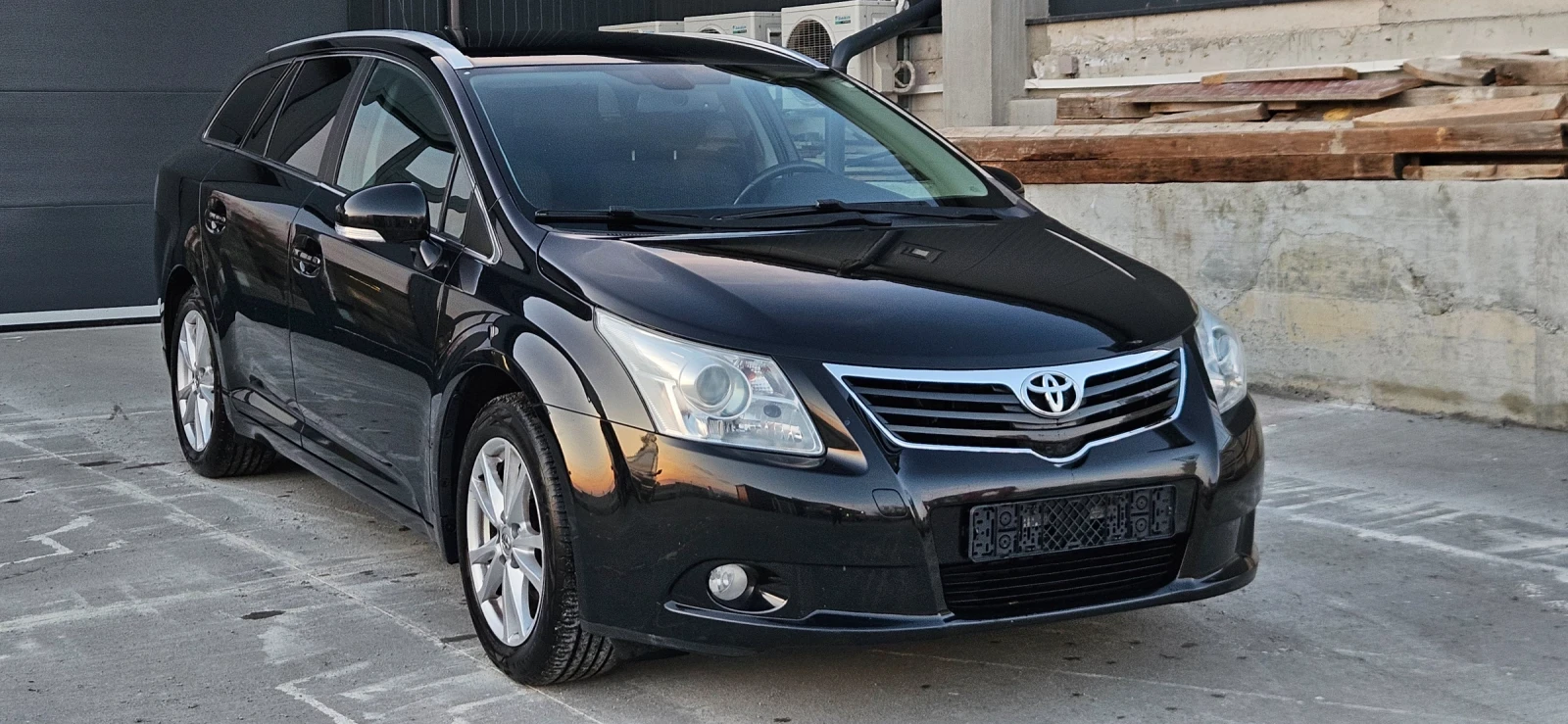 Toyota Avensis 1.8, ръчка, камера, снимка 2 - Автомобили и джипове - 54061112