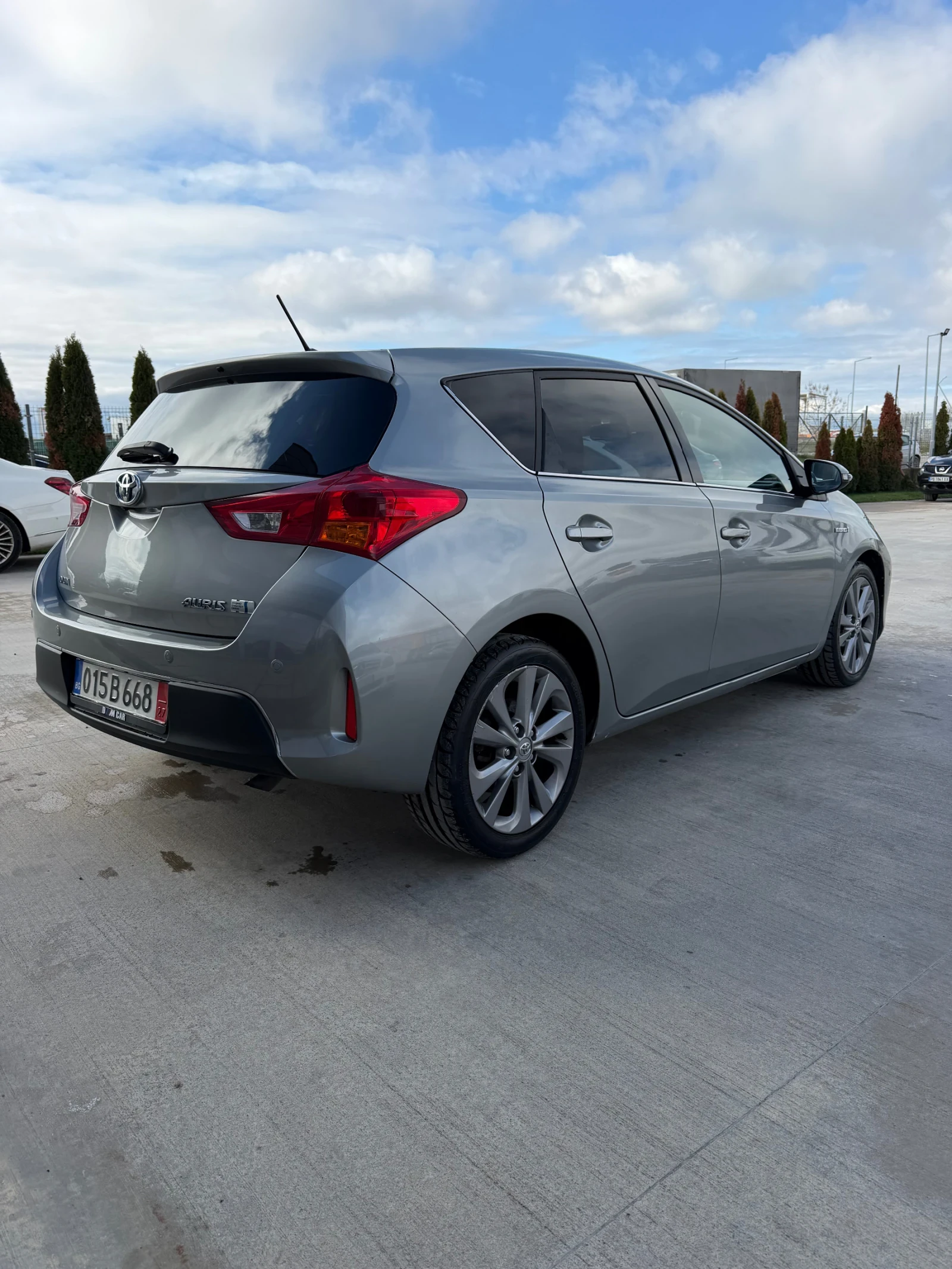 Toyota Auris * 1.8-HYBRID* ПАНОРАМА* ПОДГРЕВ* ЛИЗИНГ* , снимка 5 - Автомобили и джипове - 54076834