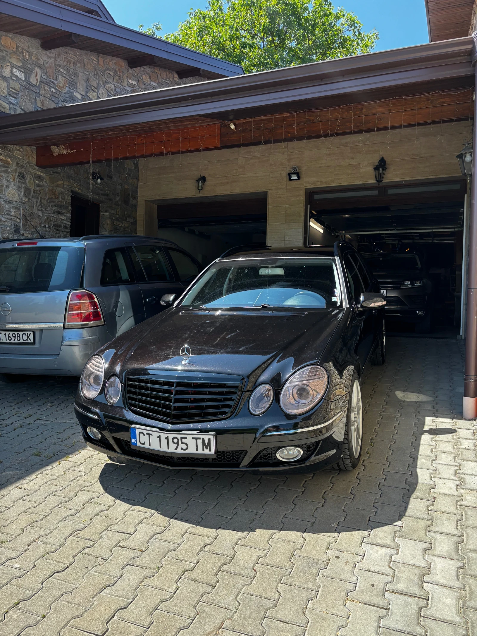 Mercedes-Benz E 200, снимка 2 - Автомобили и джипове - 54087696