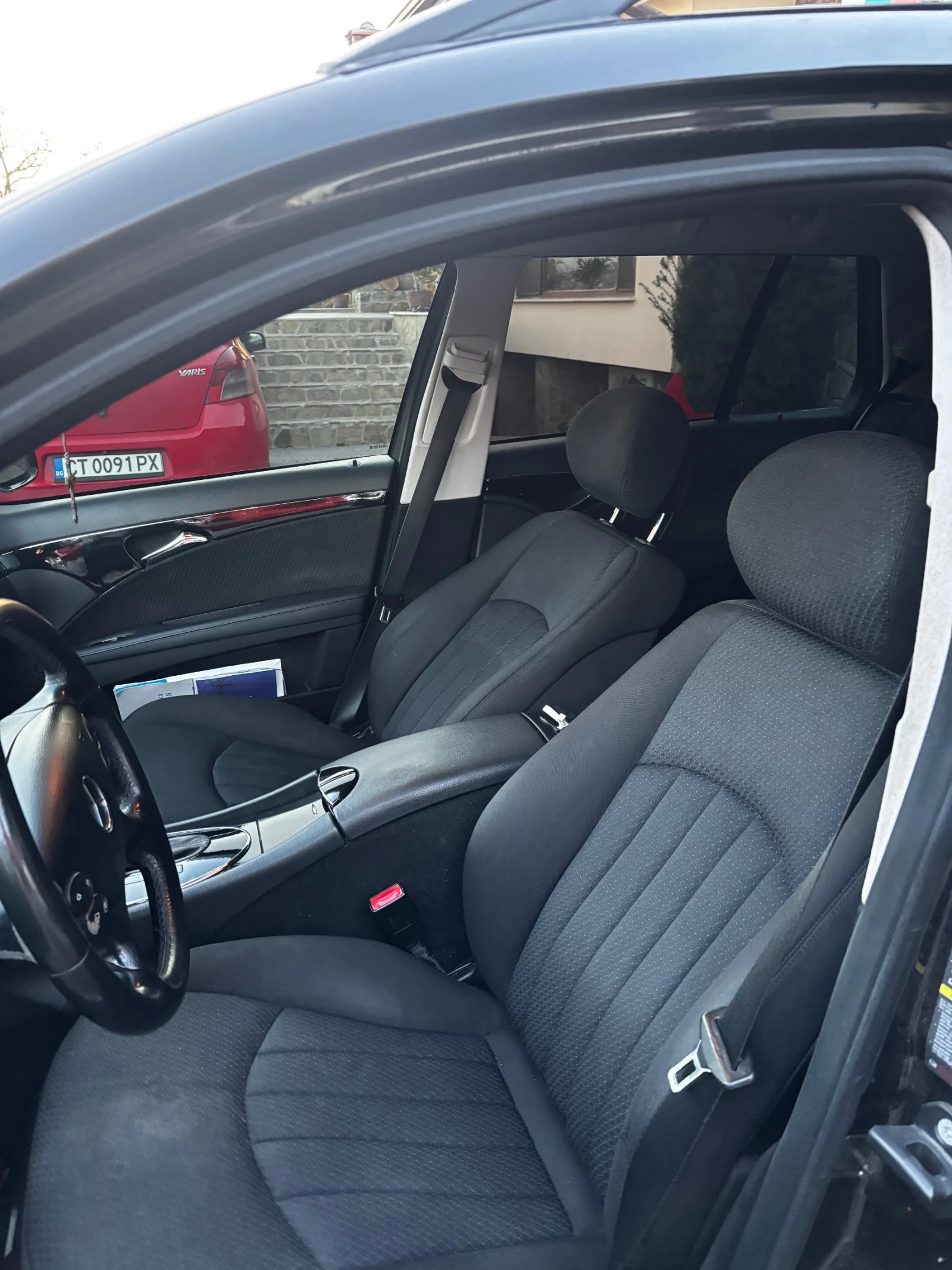 Mercedes-Benz E 200, снимка 5 - Автомобили и джипове - 54087696