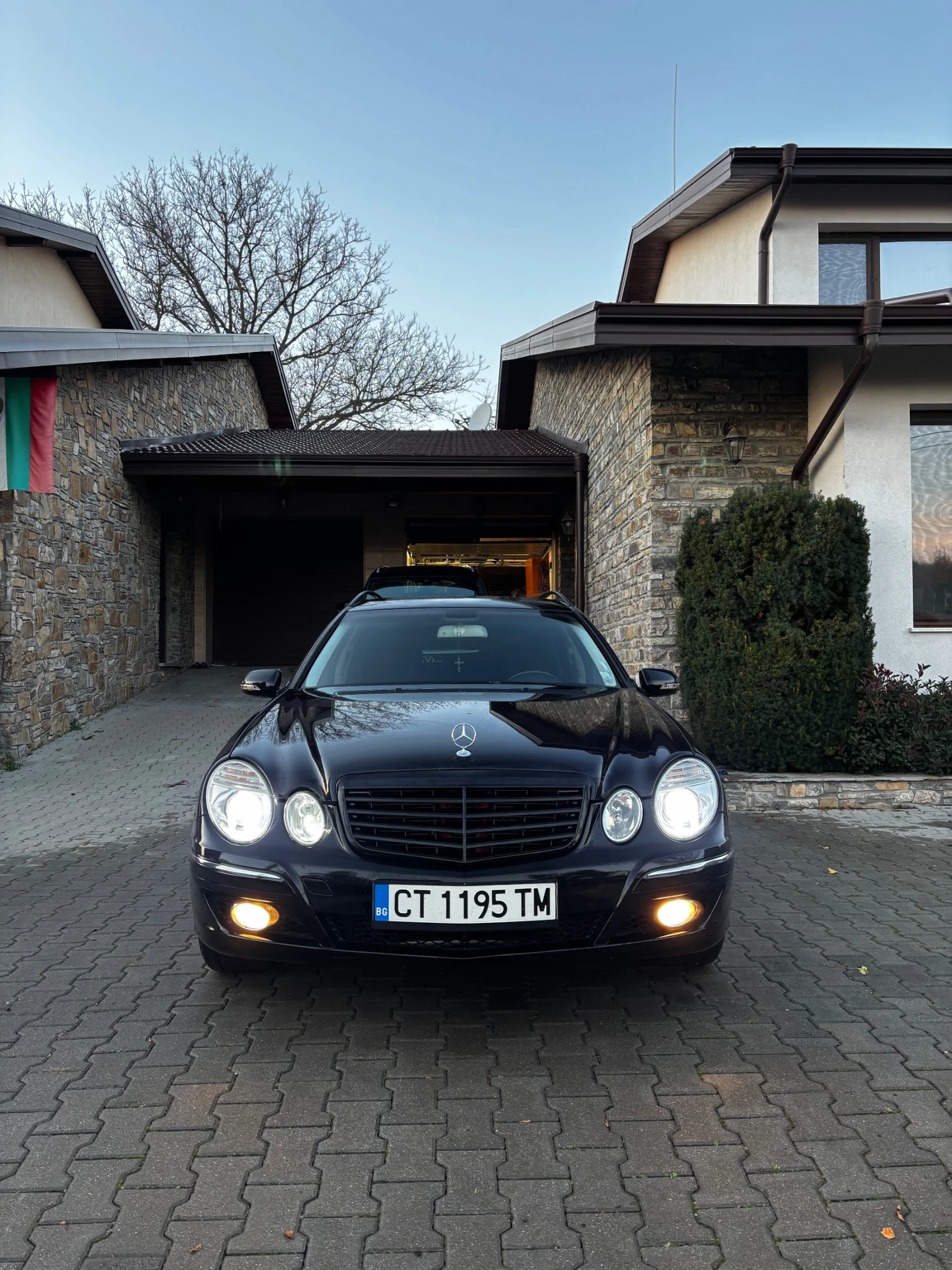 Mercedes-Benz E 200, снимка 10 - Автомобили и джипове - 54087696