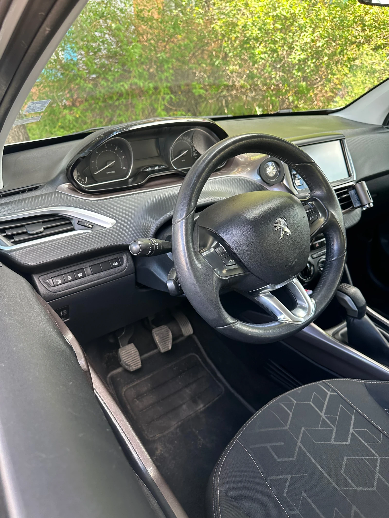 Peugeot 2008, снимка 7 - Автомобили и джипове - 54289852