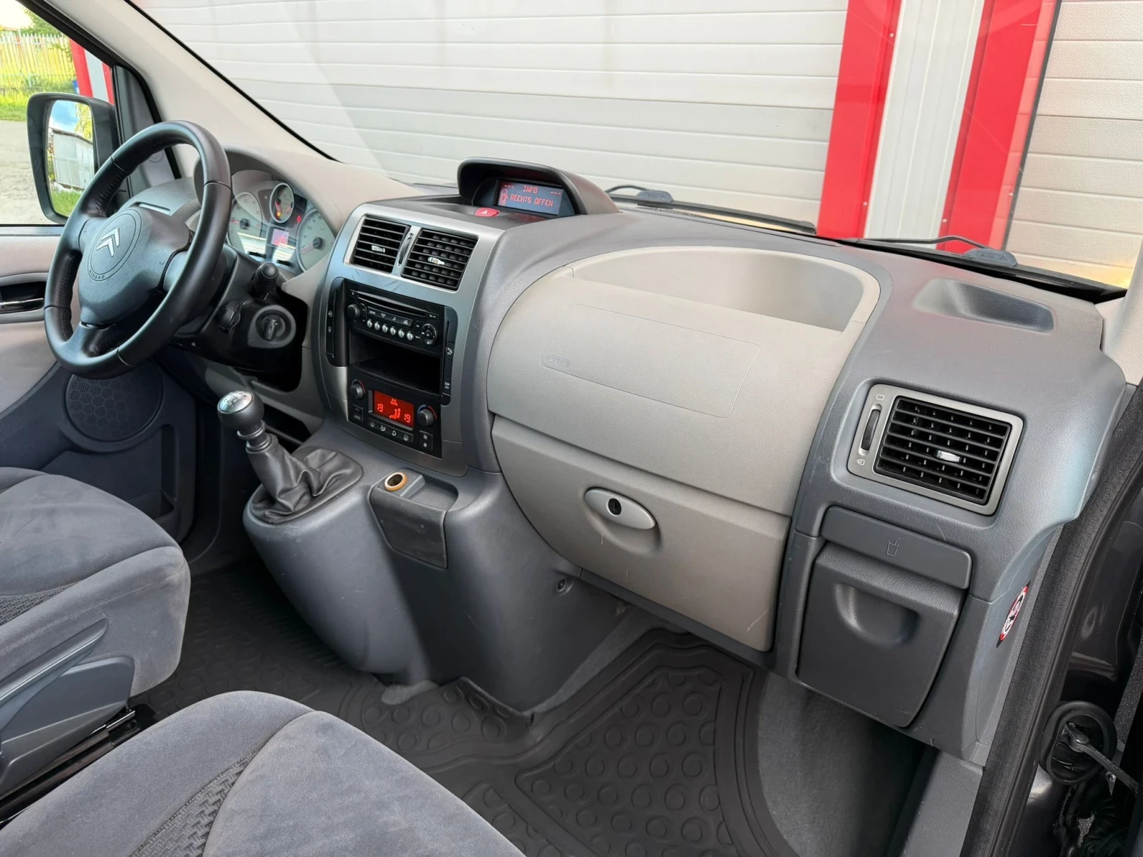 Citroen Jumpy 2.0HDI ATLANTE KLIMATRONIK 6-SPEED9-МЕСТАЛИЗИНГ!!!, снимка 15 - Автомобили и джипове - 54691959
