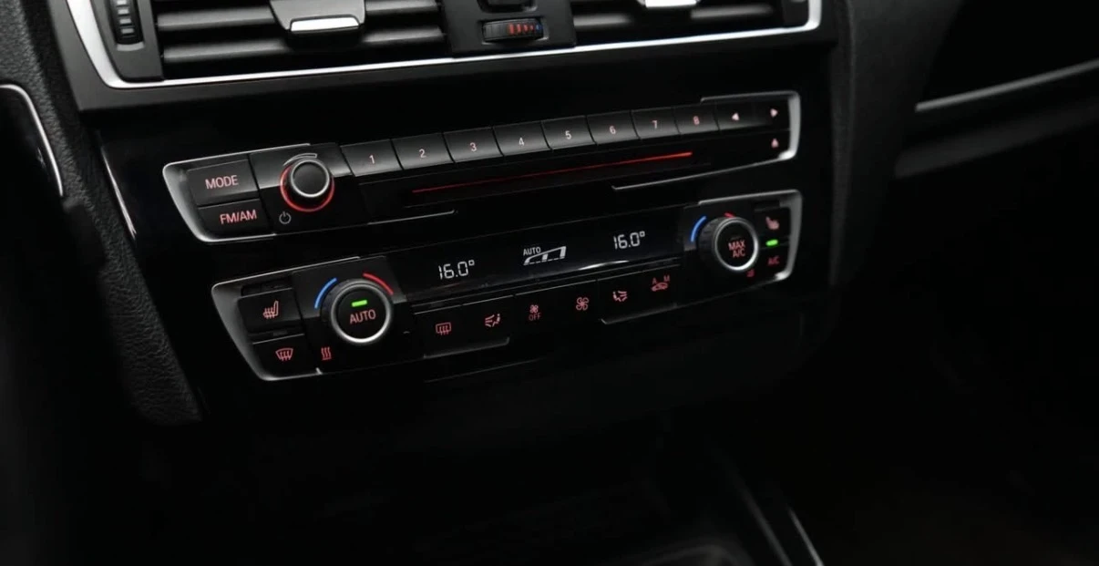 BMW 240 М PERFORMANCE * ЗАДНО * CARPLAY * LED * CARFAX * , снимка 8 - Автомобили и джипове - 54848858