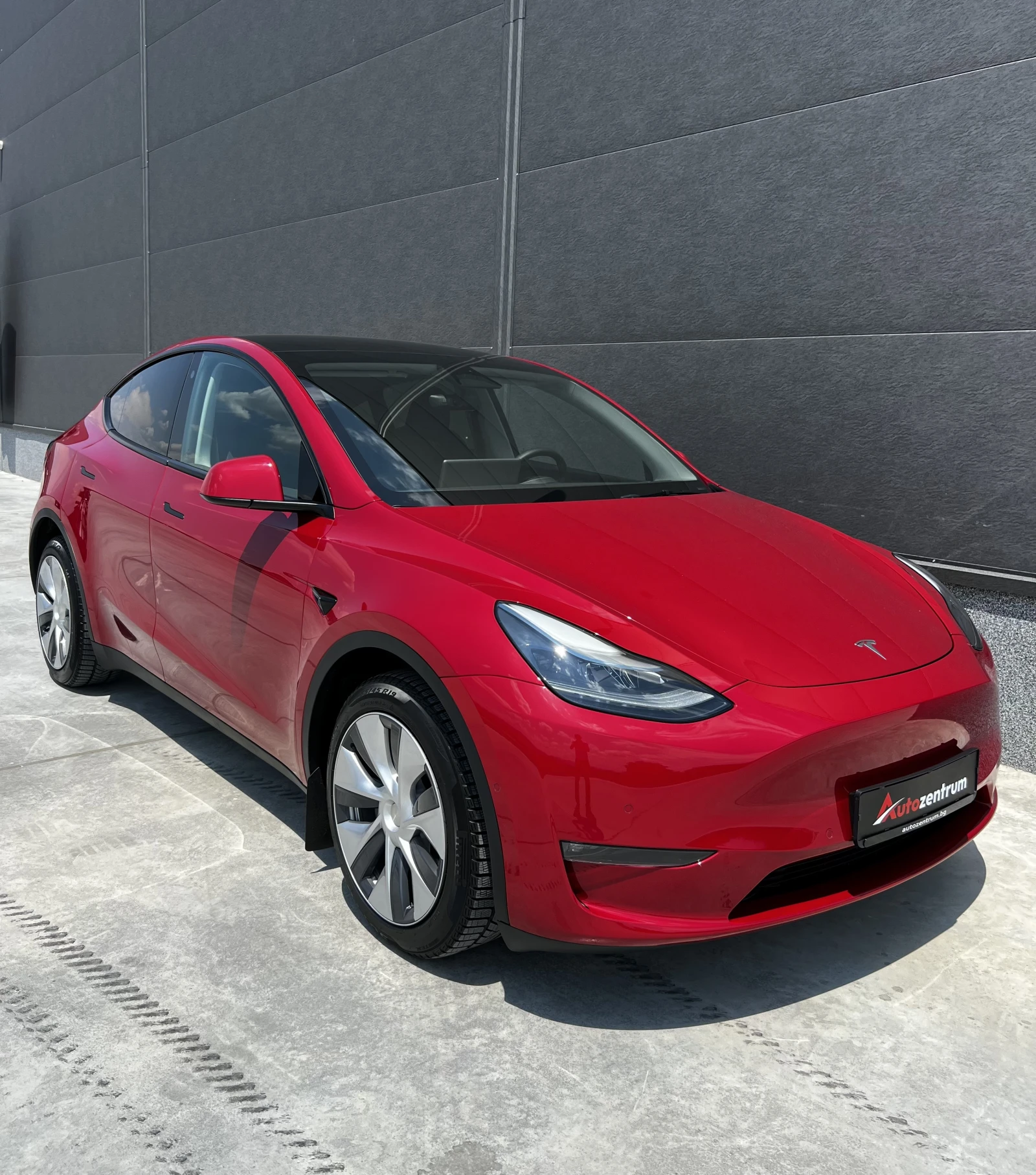Tesla Model Y Long Range Dual AWD