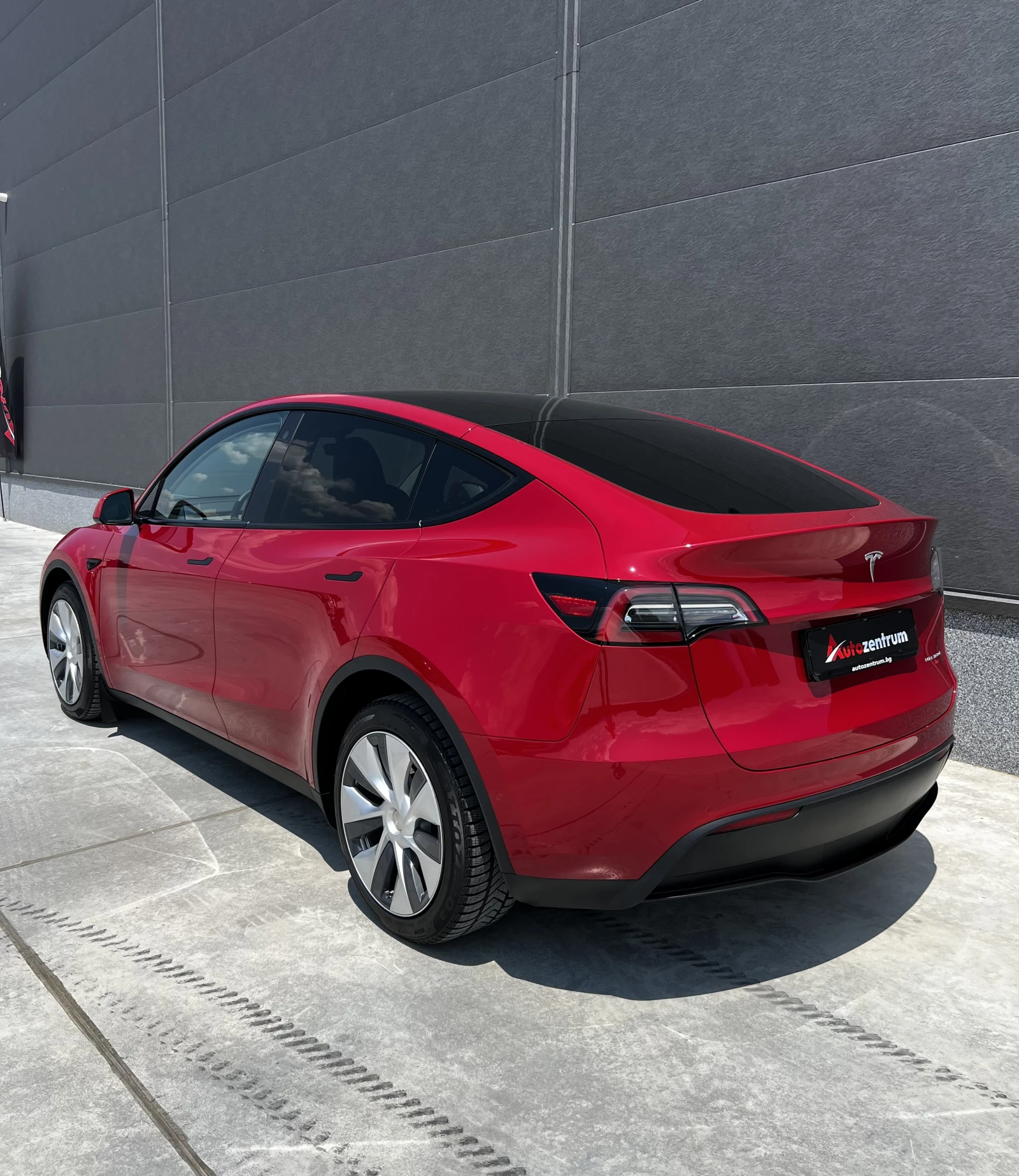 Tesla Model Y Long Range Dual AWD, снимка 4 - Автомобили и джипове - 55087904