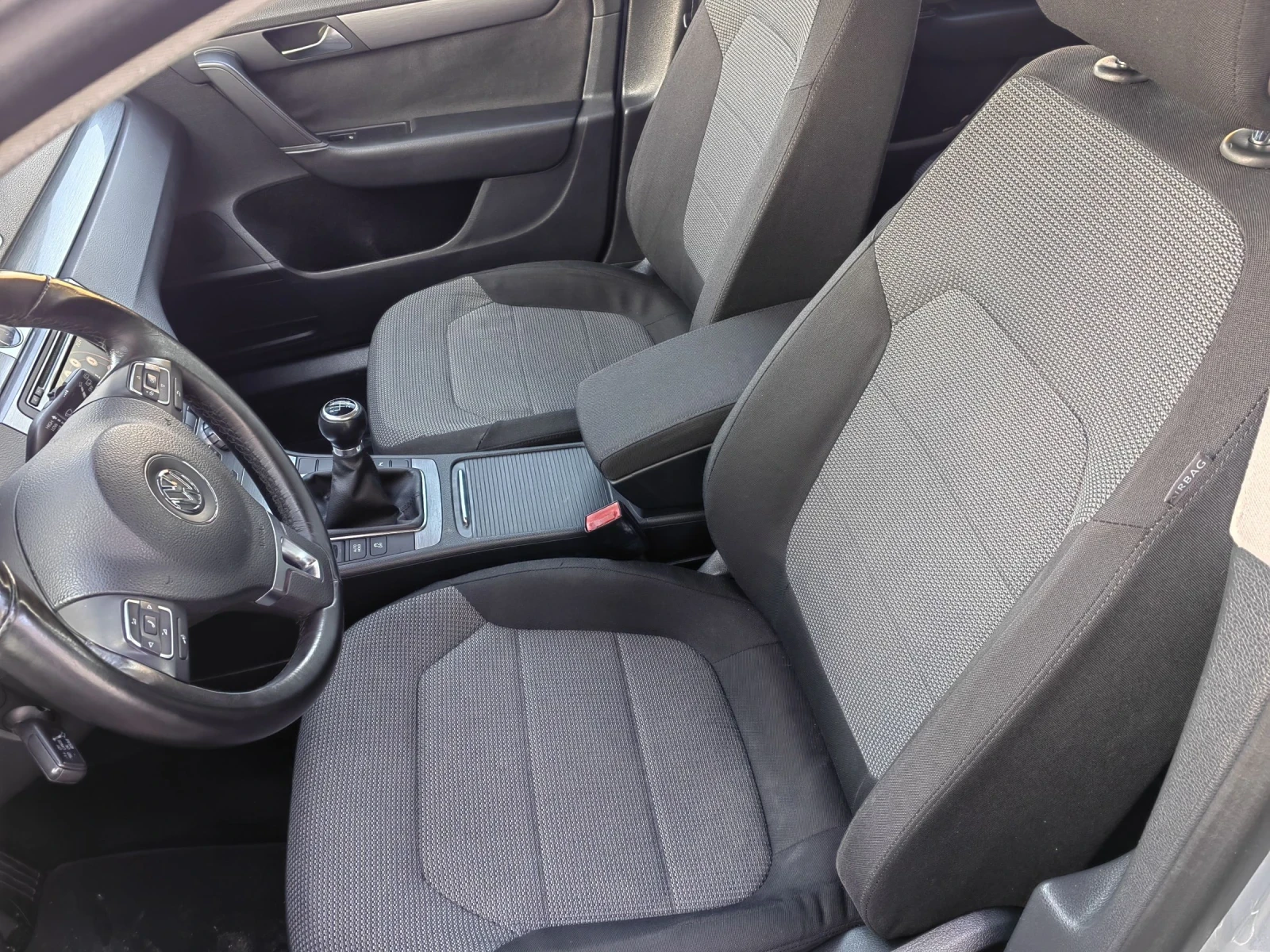 VW Passat 2.0tdi, снимка 10 - Автомобили и джипове - 56650450