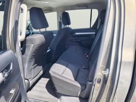 Toyota Hilux 2.4, снимка 8