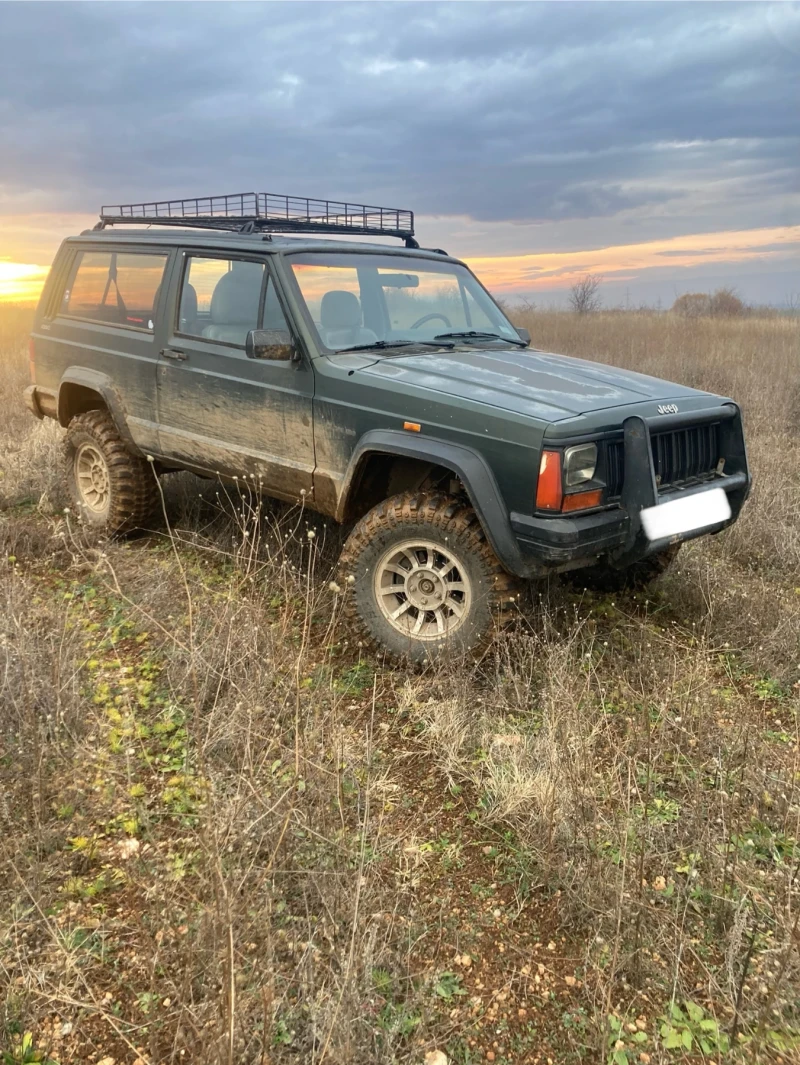 Jeep Cherokee, снимка 2 - Автомобили и джипове - 48158808