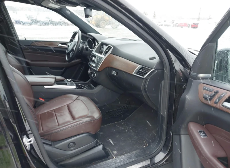 Mercedes-Benz ML 350 4Matic* Harman/Kardon* KEYLESS* Lane Assist* Blind, снимка 7 - Автомобили и джипове - 49359314