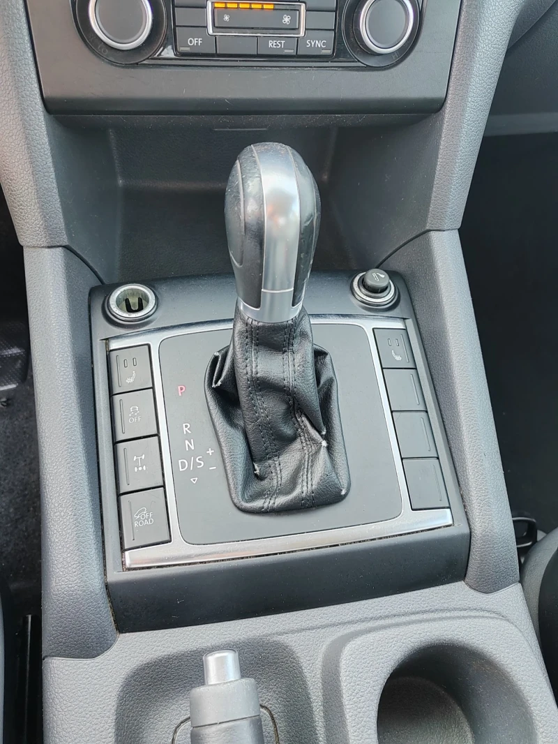 VW Amarok 2.0d, 180к.с. ТОП , снимка 13 - Автомобили и джипове - 51446577
