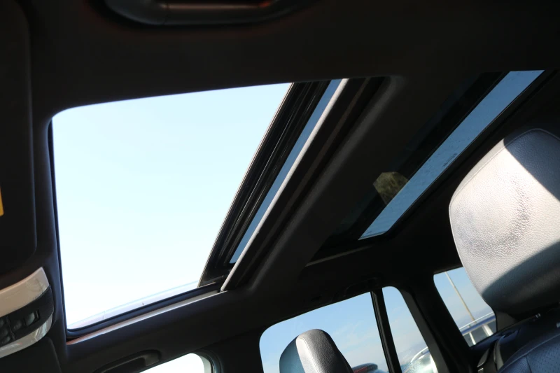 Mercedes-Benz GLK 350 4Matic, снимка 15 - Автомобили и джипове - 52216375