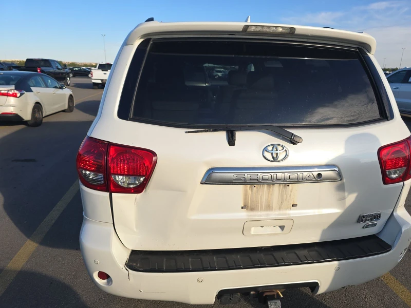 Toyota Sequoia PLATINUM* 5.7* V8* ПОДГРЕВ* КАМЕРА* КЕЙЛЕС, снимка 6 - Автомобили и джипове - 52574147