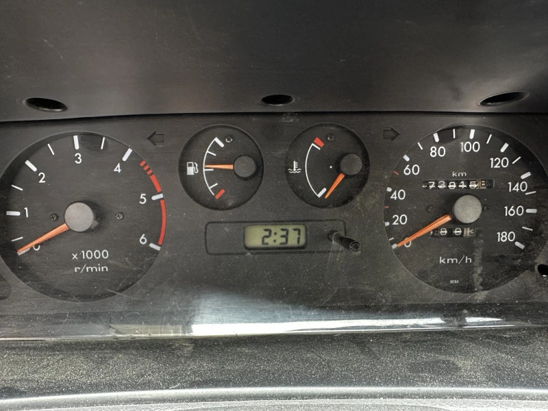 Nissan Terrano 2.7 TDI, снимка 8 - Автомобили и джипове - 52922951