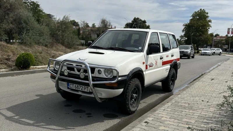 Nissan Terrano 2.7 TDI, снимка 2 - Автомобили и джипове - 52922951