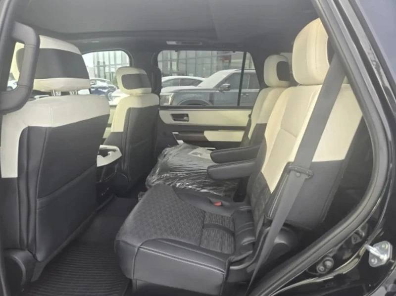Toyota Sequoia 2023 Toyota Sequoia Platinum Capstone, снимка 12 - Автомобили и джипове - 53187783