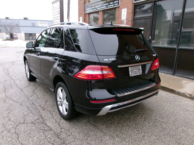 Mercedes-Benz ML 550 4MATIC* CARFAX* AВТОЛИЗИНГ, снимка 6 - Автомобили и джипове - 53411868
