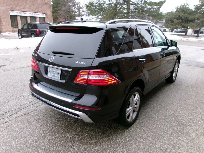 Mercedes-Benz ML 550 4MATIC* CARFAX* AВТОЛИЗИНГ, снимка 4 - Автомобили и джипове - 53411868