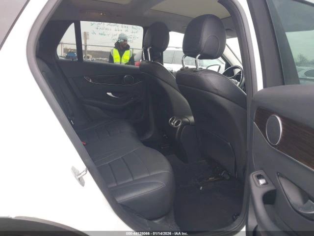 Mercedes-Benz GLC 300 4Matic, снимка 8 - Автомобили и джипове - 53487999