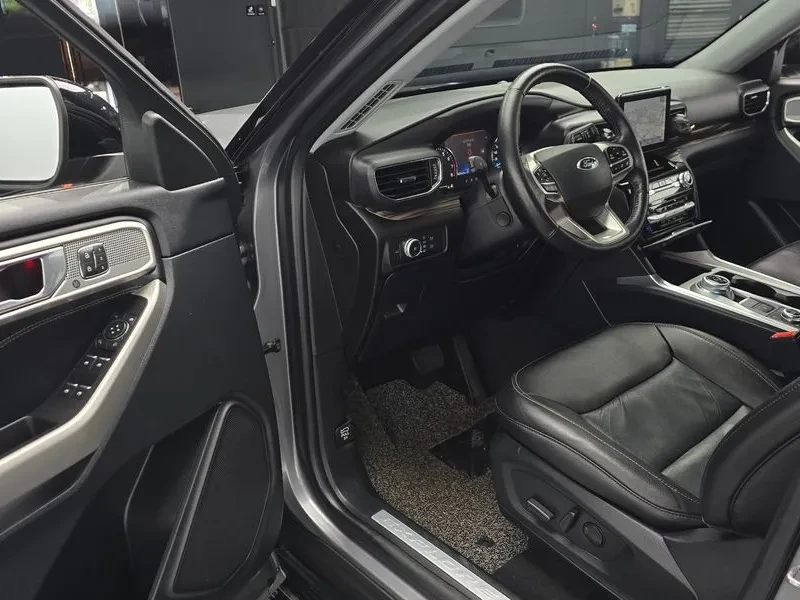 Ford Explorer 2.3 LIMITED 4WD, снимка 10 - Автомобили и джипове - 55702951
