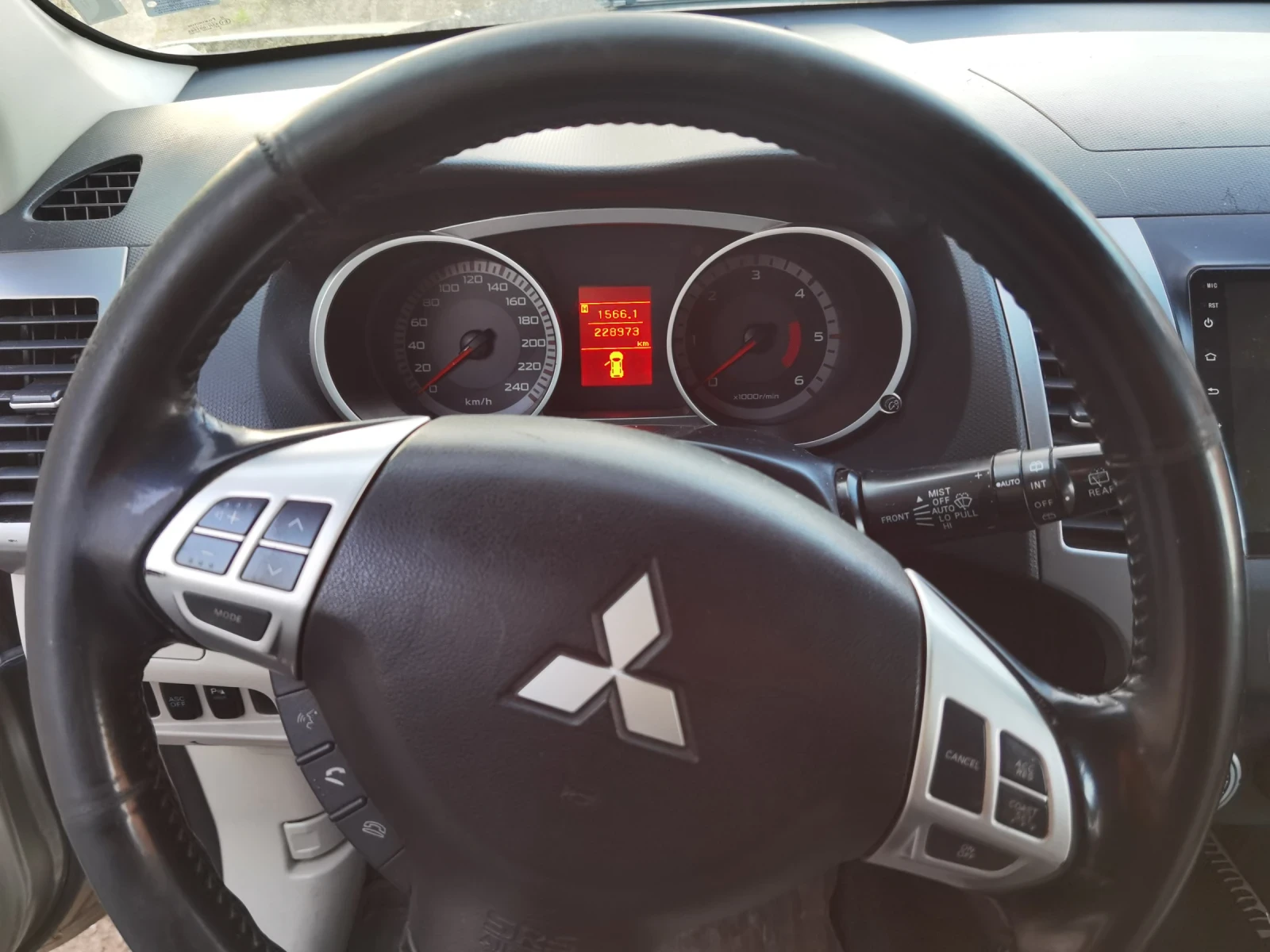 Mitsubishi Outlander  - изображение 7