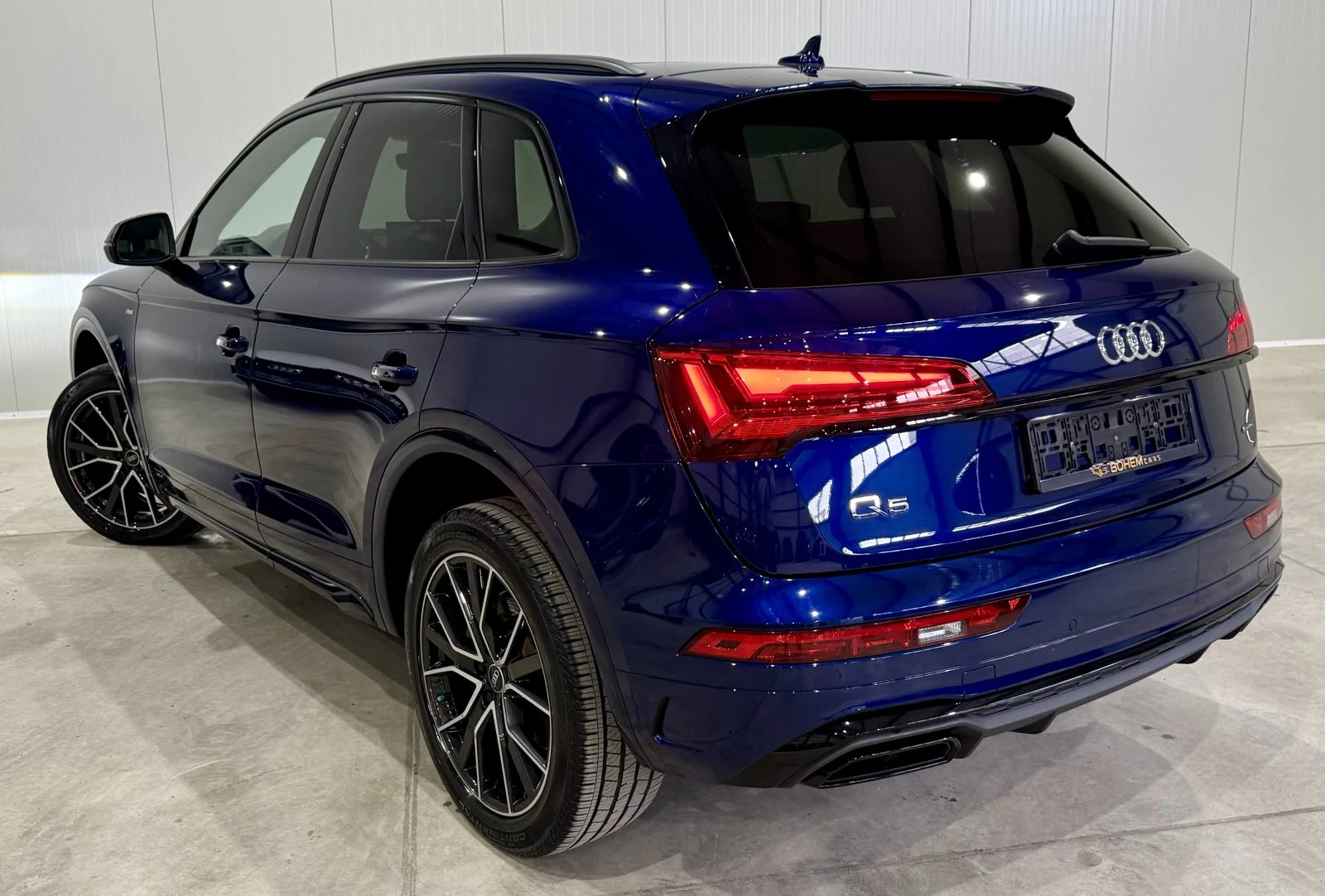 Audi Q5 45TFSI S Line Black Optic - изображение 3