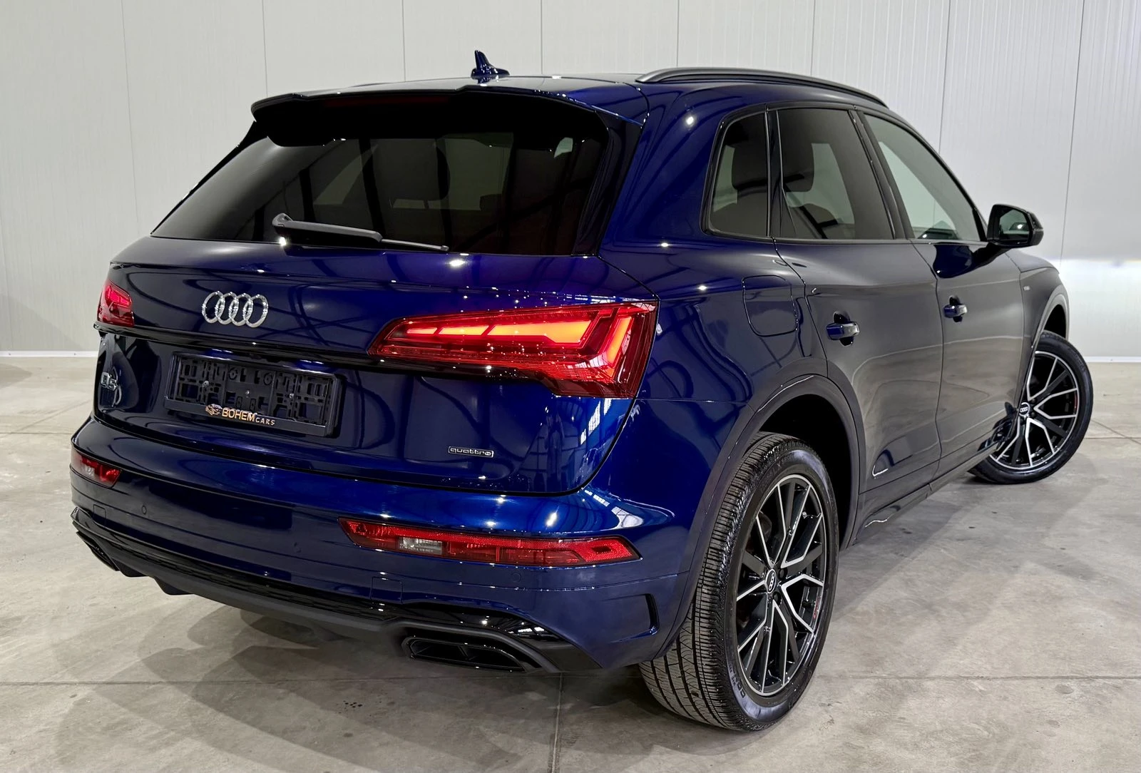 Audi Q5 45TFSI S Line Black Optic - изображение 5
